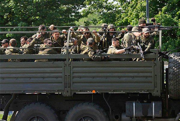 4 Donetsk Donbass Ukraine Kadyrovtsy gunmen terrorist Кто терроризирует Донецк?