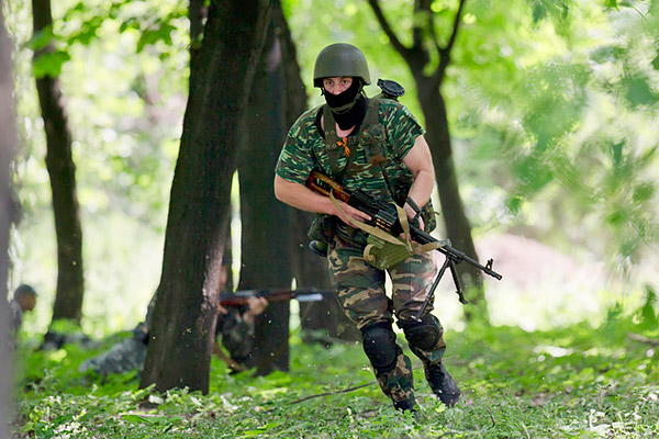 9 Donetsk Donbass Ukraine Kadyrovtsy gunmen terrorist Кто терроризирует Донецк?