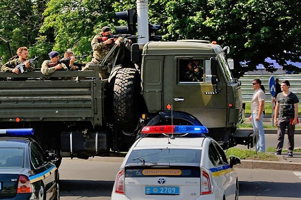 8 Donetsk Donbass Ukraine Kadyrovtsy gunmen terrorist Кто терроризирует Донецк?