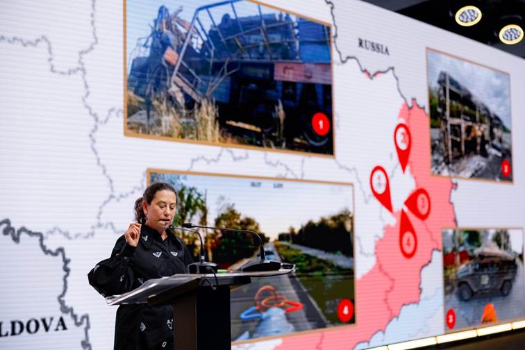 Президентка Інституту вивчення війни докторка Кімберлі Кейґан під час свого виступу у Львові